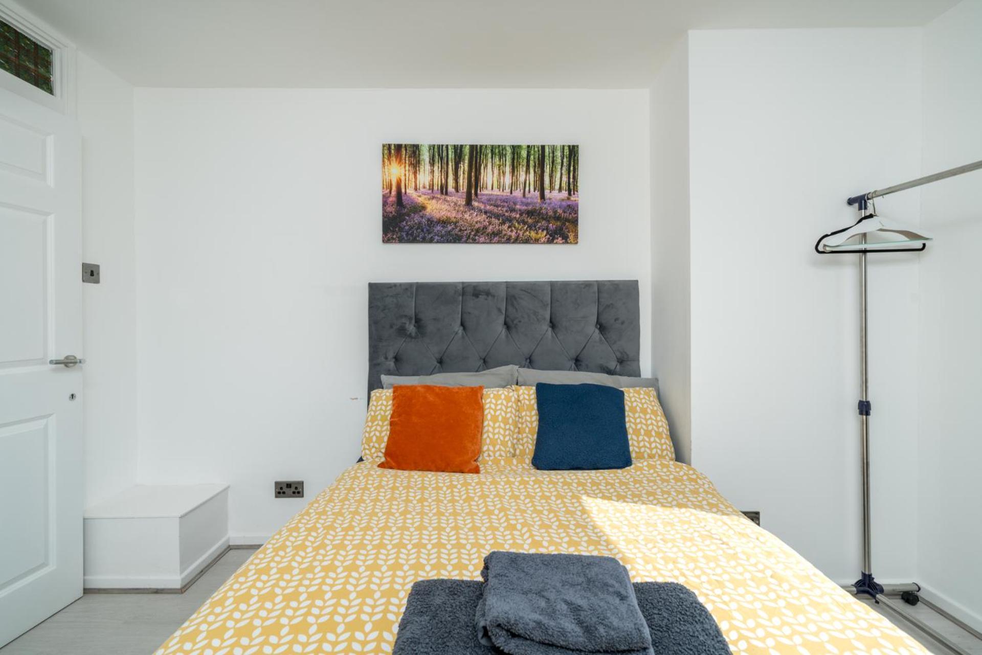 Private Room In London Enfield With Parking Extérieur photo