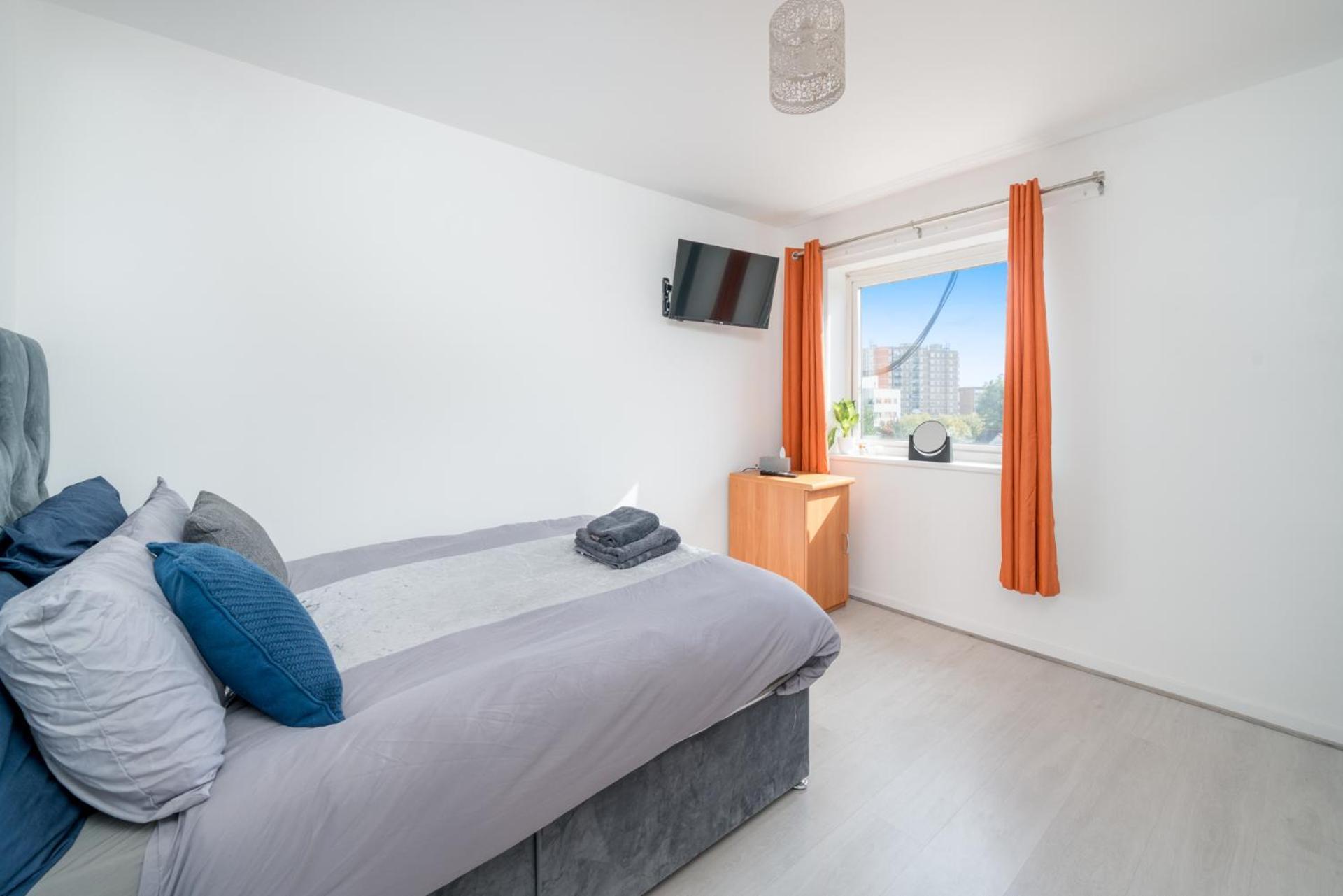 Private Room In London Enfield With Parking Extérieur photo